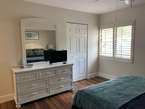 New Listing!!! Beautiful BEACHWALK CONDO, GATED! Walk to Vanderbilt Beach Hotel a Naples Park