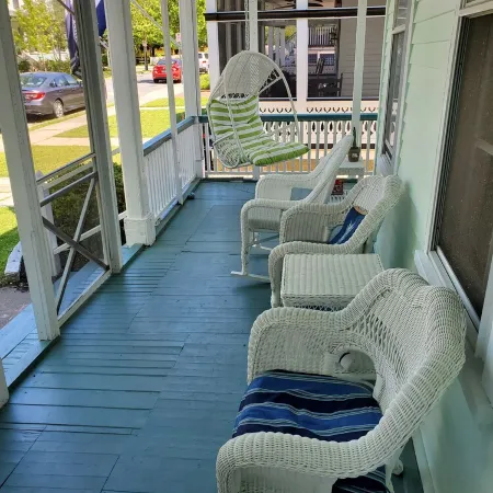 The Heart of Cape May on Historic Windsor Ave, 2 Blocks to Beach & Shopping!
