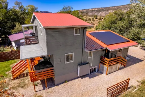 Luxury Durango Retreat, 5 Min to Downtown, Hot Tub, Views, Games, Pets Welcome!