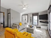 Perfect Large Group Getaway Near Grand Park, Ruoff Music Center Hotels in Westfield