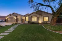 Luxury Home, Beautiful Neighborhood, Spacious for Family, with Pool/Spa. Hotels near Northlands at Tierra Del Rio HOA Park