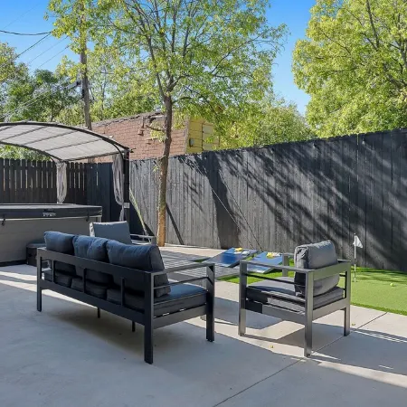 Sleeps 20 in FW Stockyards w HotTub & MiniGolf