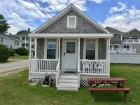 Diane Cottage, York Manor, Short Sands Beach - 2-Star