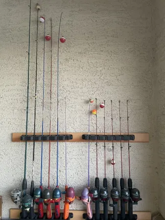 Lakeside family friendly home—close to everything!