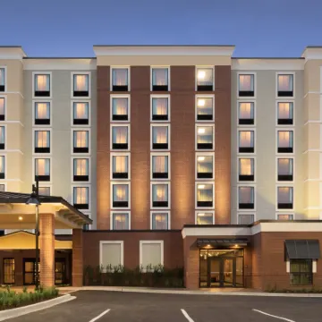 DoubleTree by Hilton Charleston Mount Pleasant Hotels near Harris Teeter