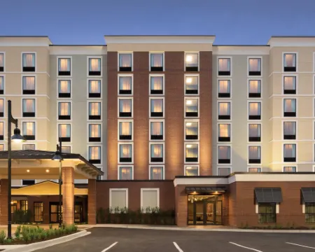 ダブルツリー バイ ヒルトン チャールストン マウント プレザント マウント・プレザントのホテル