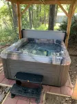 Delightful Log House on the Little Red River with Hot Tub!
