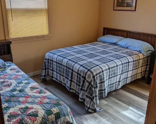 Sportsman's Country Lodge: The Fish House Hotels in Webster