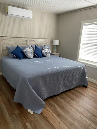 Cottage in nice quiet area on Grand Lake in Oklahoma Отели в г. Клиора