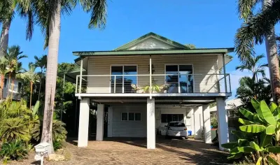 Tranquil Tropical 4 Bedroom House with Spa プライズム・パーク周辺のホテル