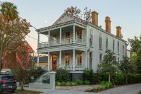 Large High End Historic Dtn Suite. 1 bed+sofabed
