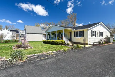 Waterfront with spectacular view, close to restaurants and bars Hotel in zona Colonial Beach