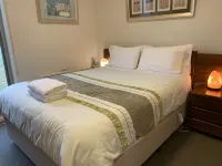 Cliff Hanger-Dinner Plain Hotels in Dinner Plain