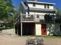 New prices, summer getaway at Seashore Cottage, Great Views and cozy fireplace