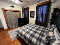 Clifton Scenic Lodge 3BR 2BA: Private Hot Tub, Spacious Patio, Offstreet Parking