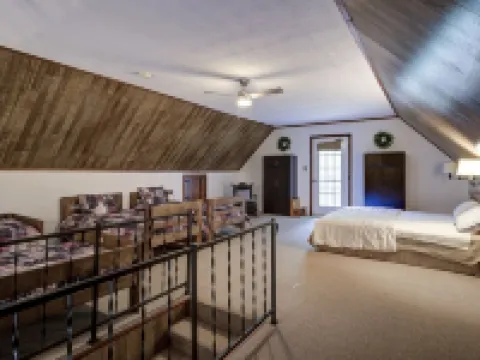 Great lake views, super fast WiFi, Lake/Dock access 約翰遜縣酒店