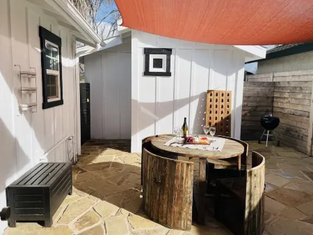 Downtown Los Olivos 3 Minute Walk to Wine Tasting Rooms! Fantastic Spacious Home