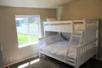 Quick walk to Columbia River access