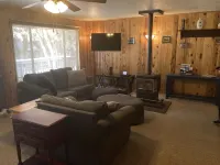 Cabin in Strawberry Cool for Summer. Warm for Winter. Pine trees, Elk, and Relax