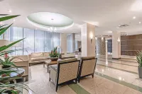 Luxe Hollywood Beachfront Condo