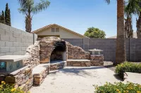 Paulies Palace # 2 セイフウェイ周辺のホテル