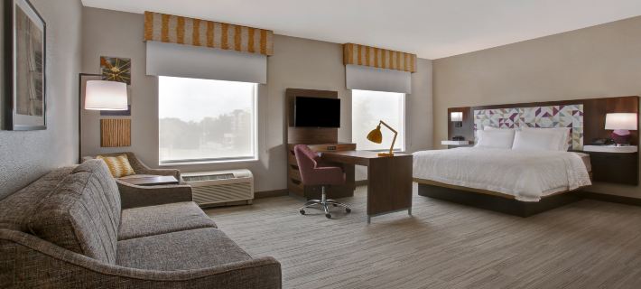 Hampton Inn & Suites Dallas-DeSoto Hotels in DeSoto