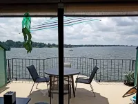 "Wickie's Wharf " Condo on lake Conroe