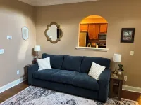 Spacious 2 BR/2.5 BA Townhome, 3 mi from Campus