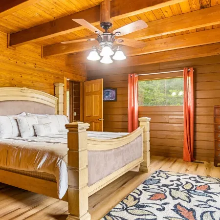 Beautiful Mountain View log cabin