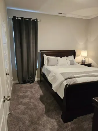 Home Away from Home Отели в г. Фолл Крик Тауншип