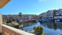 Confortable Appartement Avec Trés Jolies Vues sur Port Empordá et sur Canal
