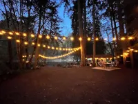 Cozy 2-bedroom RV w/AC, WiFi in charming Yelm Near Casino/Fishing/river floating Hotels in North Yelm