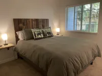 Riverside condo, new modern rustic decor, 10 minutes to Beaver Creek