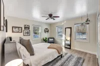 Huge 5 bedroom home close to everything!