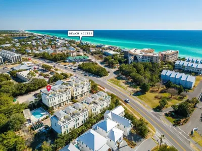 Spacious Luxury Townhome Right on 30A • Easy Walk to Beach • Pool • Rooftop Hotel dekat Bella Vita