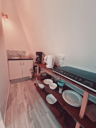 Location Saisonnière, Meublée, Appartement Type Studio à Sèvres Отели рядом с достопримечательностью «Севрская фарфоровая мануфактура»