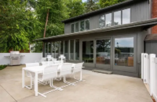 Hudson River Waterfront/Hits 2 Miles Away/Spec Views/Pool/Stars/Deck/Private