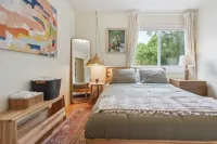 Stylish Flat with Free Parking in Downtown Albany - Holiday Apartments