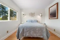 Comfortable Modern Condo near Downtown