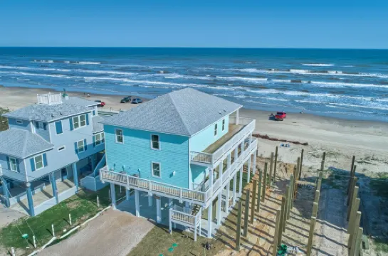 Beachfront Beauty with Bay Views and Boat Ramp Access