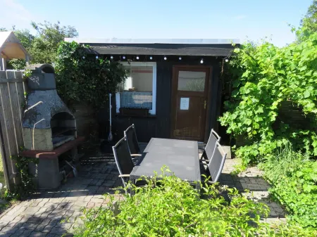 Small but nice - vacation home in Sassnitz for up to 4 people Отели в г. Засниц