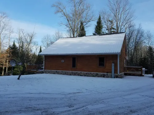 Seney Cabin with hot tub