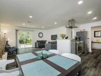 Palm View ~ Newly renovated quiet home close to UF!