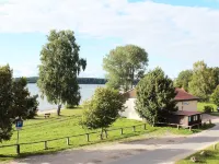 Beach house, 200 square meters. Wf., Directly on the Plauer See, Müritz, 30m to beach, Sky Hotels in Funfseen