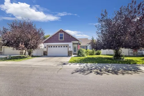 Luxury 4 bed 2.5 bath home TF