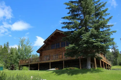 2 BD, 2B with Jet Bath Tub, Sauna, Sleeps 6, 2 minutes from West Glacier