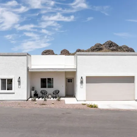 Newly Built Home with Mountain Views perfect for your next Desert Escape