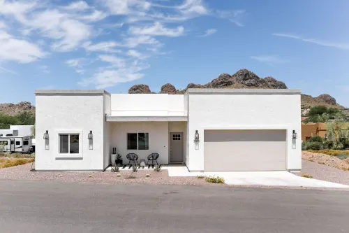 Newly Built Home with Mountain Views perfect for your next Desert Escape