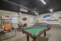 Lake Wawasee/HOT TUB/GAME ROOM/PONTOON RENTAL