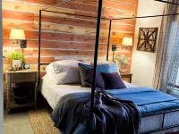 Flat Creek Cabin at Riverbend Farm in Evening Shade Arkansas Hotels in Sharp County